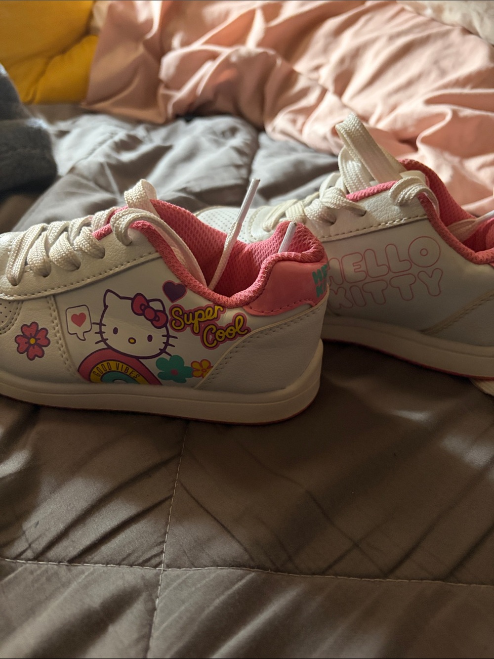 Hello Kitty White and Pink Kids Sneakers with Playful Graphics